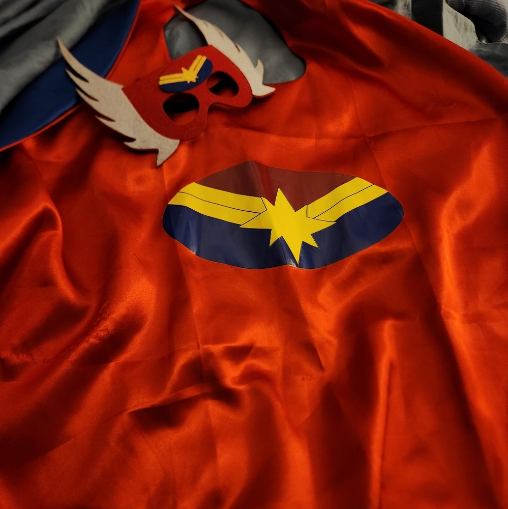 Kids superhero cape and mask